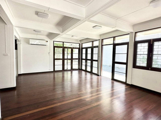 ให้เช่าบ้านเดี่ยว  ใกล้ทางด่วนสุขุมวิท 62  ซอยสุขุมวิท60/1  ใกล้บีทีเอสบางจากเพียง 280 เมตร 