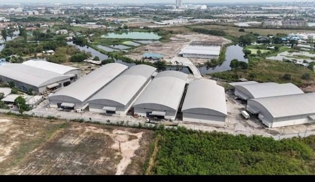 โกดังบ้านเก่าอมตะพานทอง ตำบลพานทอง    มีหลายไซร์ให้เลือก