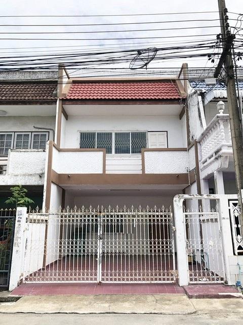 ให้เช่าทาวน์เฮ้าส์ 2 ชั้น 2 ห้องนอน หมู่บ้านคลองจั่นวิลล่า 1 ซอยนวมินทร์ 32 เดินทางสะดวก เหมาะอยู่อาศัย