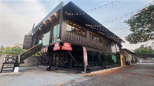 พื้นที่เปล่าให้เช่า สำหรับผู้ที่ต้องการเปิดร้านอาหาร ในทำเลสุดฮิตย่านบางนา ตั้งอยู่ใกล้สนามบินและสนามกอล์ฟชื่อดังหลายแห่ง ใจกลางเมือง 