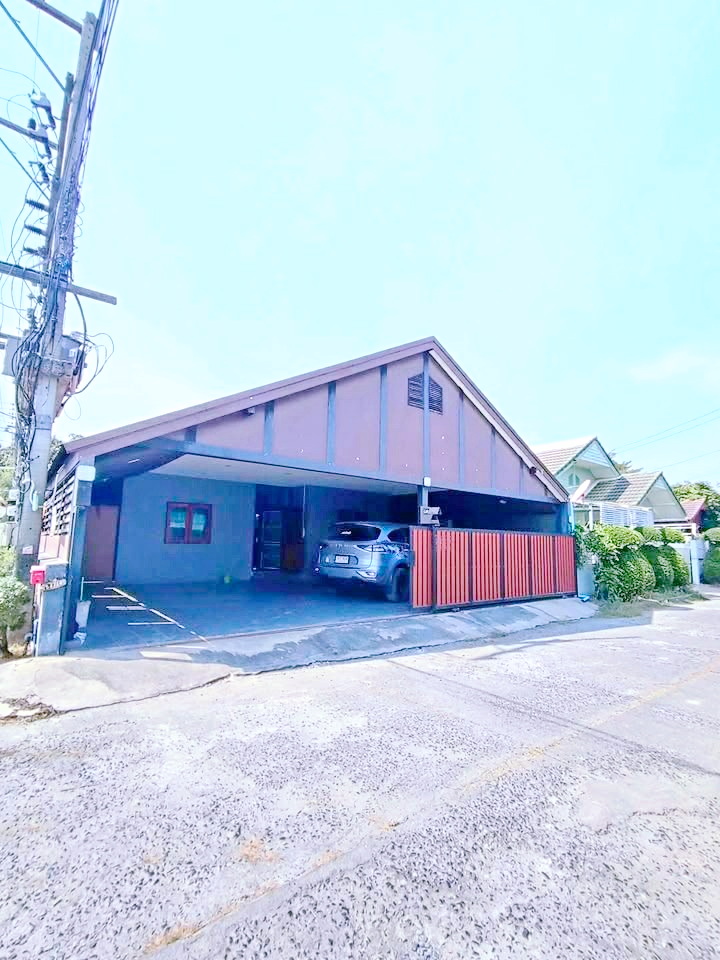 คลอง5 ธัญบุรี บ้านเดี่ยว​ หลังมุม 50 ตร.วา.200 ตร.ม.รร.นานาชาติสยาม 4.2 กม. 3 นอน 3 น้ำ มาร์เก็ตวิลเลจ รังสิต 2.9 กม. 