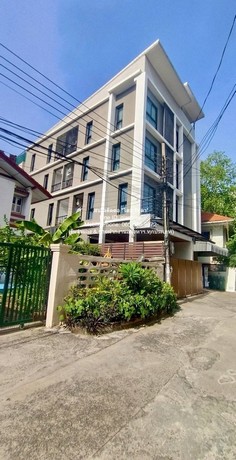 Apartment ขายห้องพักให้เช่ารายเดือน (Apartment) 4 ชั้น 15 ห้อง (43 ตร.ว.) ถ.ประชาอุทิศ (MRT ห้วยขวาง), 19.9 ล้านบาท  19900000 บาท 15 BR 15 BATHROOM พื้นที่เท่ากับ 0 RAI 0 NGAN 43 Square Wah ใกล้กับ MRT ห้วยขวาง ทำเลดีราคาเด่น
