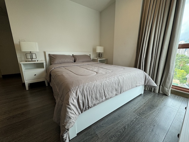 BH3633 ให้เช่าคอนโดหรู The Crest ร่วมฤดี ใกล้ BTS เพลินจิต | 192 ตร.ม. | 3 ห้องนอน + ห้องแม่บ้าน | Fully Furnished