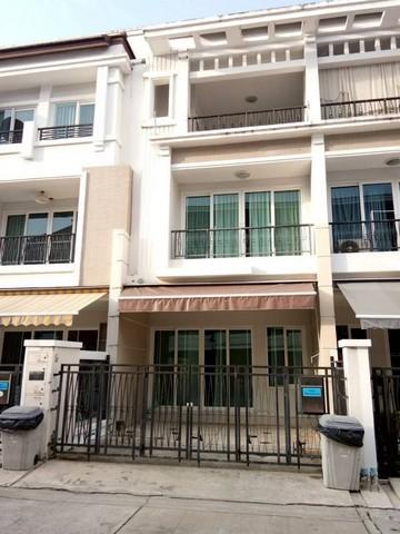 BH3627 ให้เช่าทาวน์โฮม 3 ชั้น บ้านกลางกรุง สาทร – พระราม 3 ใกล้ BTS สุรศักดิ์ เลี้ยงสัตว์ได้