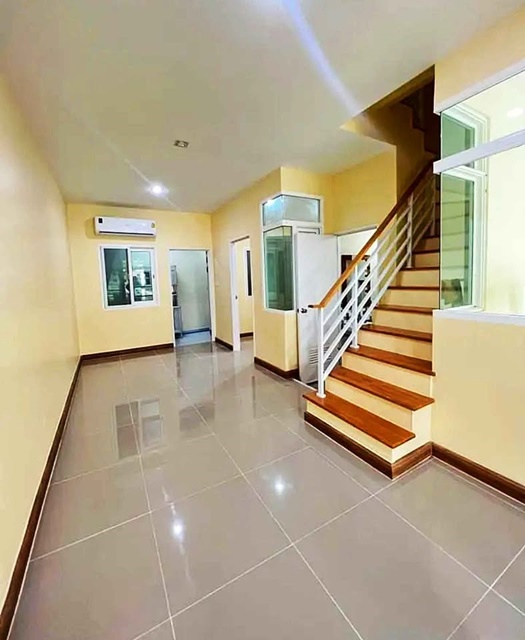  MRT สวนหลวง ร.9 เฉลิมพระเกียรติ ร.9  28 ทาวน์โฮม 2 ชั้น 18 ตร.วา.145 ตร.ม.3 นอน 2 น้ำ  รร.นานาชาติแพน-เอเชีย 2.2 กม.