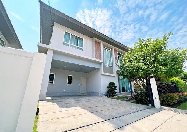ให้เช่าบ้านเดี่ยว 2 ชั้น 68.5 ตรว. หมู่บ้านไลฟ์ บางกอก บูเลอวาร์ด รังสิต ( รับสัตว์เลี้ยง )