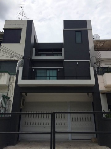 ให้เช่าทาวโฮม3.5ชั้น  ใกล้สถานีรถไฟฟ้าอ่อนนุชเพียง 1.5 กิโลเมตร  ย่านอ่อนนุช
