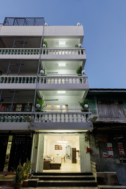 ให้เช่ากิจการห้องพักรายวัน Airbnb mrtสามยอด 199 เมตร เยาวราช 1.1 กม. บนถนนเจริญกรุง อาคารพาณิชย์ 4 ชั้น 4นอน 4น้ำ  Guesthouse