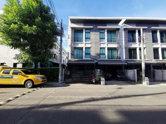 ขาย ทาวน์เฮ้าส์ บ้านกลางเมือง งามวงศ์วาน หลักสี่ กรุงเทพ PTT00454