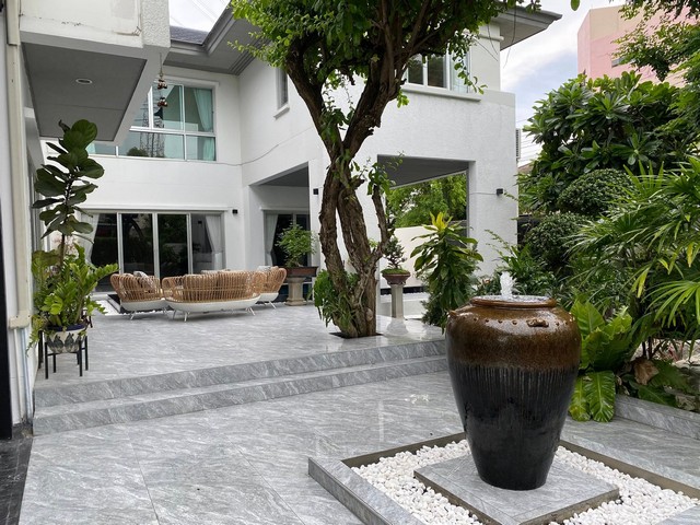 ขาย/เช่า บ้านเดี่ยว 2ชั้น โนเบิลทารา พัฒนาการ หลังมุม 134 ตรว 550 ตรม สระว่ายน่ำส่วนตัว ตกแต่งครบพร้อมอยู่