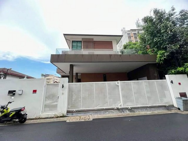 บ้านเดี่ยวหรูนอกโครงการ Pool Villa ห้วยขวาง อินทามระ 29  ใกล้ BTS อารีย์  BTS สะพานควาย เฟอร์นิเจอร์ครบ 