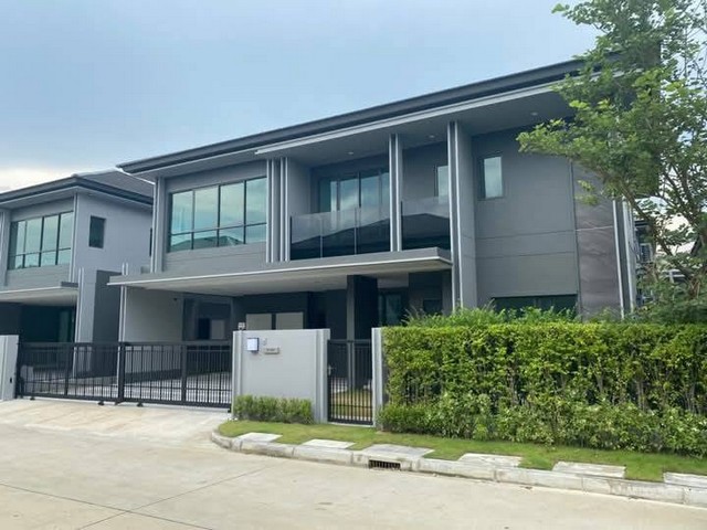 บ้านหรู เศรษฐสิริ กรุงเทพกรีฑา 2 ที่ดิน 83.2 ตร.วา พื้นที่ใช้สอย 294 ตร.ม. 5 นาที ถึง Brighton College Bangkok