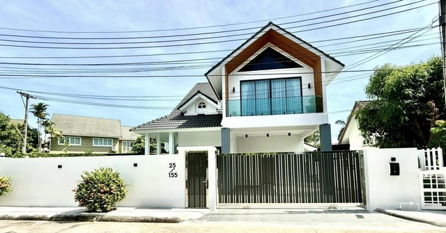 ขายบ้านเดี่ยว 2 ชั้นพร้อมสระว่ายน้ำส่วนตัว บ้านรีโนเวทใหม่ โครงการเซ็นทรัลปาร์ค42 ติดถนนทุ่งกลมตาหมัน ใกล้ทะเล 
