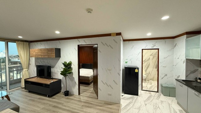 คอนโด อีลิท เรซิเดนท์ พระราม 9 - ศรีนครินทร์ 52 square meter 2800000 thb ใกล้กับ ถนน ศรีนครินทร์ โครตถูก