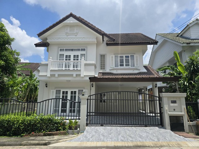 บ้าน พาร์คเวย์ ชาเล่ต์ รามคำแหง 190/1 40000 thb  พื้นที่เท่ากับ 60 ตร.ว. ใกล้ บิ๊กซี สภาพแวดล้อมดี บ้านเดี่ยวทำเลดี บ้านสภาพใหม่