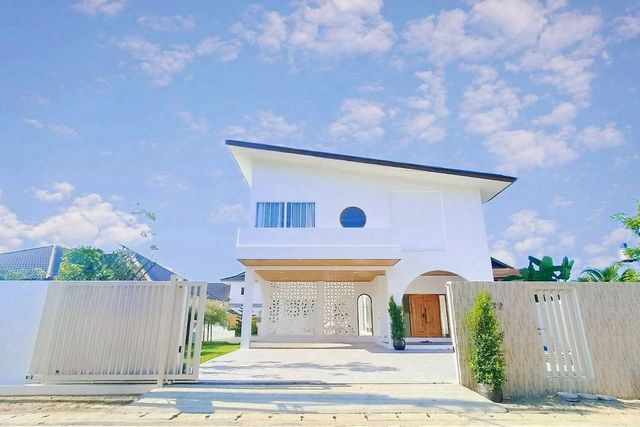 บ้านพูลวิลล่าสร้างใหม่ ขาย 12 ล้าน 112 ตรว. หนองผึ้ง สารภี สร้างด้วยวัสดุอย่างดี ป้องกันแผ่นดินไหว เดินทางสะดวก เข้าเมือง เพียง 10 นาที