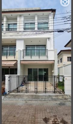 ให้เช่าทาวน์โฮม 3 ชั้น 28 ตรว. หมู่บ้านกลางเมือง เออบาเนี่ยน สุขุมวิท 113 (ซอยวัดด่านสำโรง)
