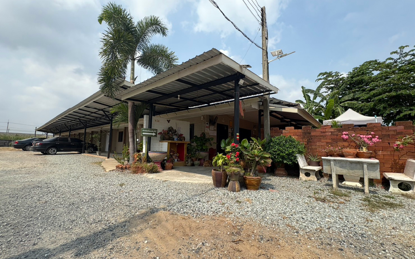 ขาย รีสอร์ท 12 ห้อง, ห้องแถว 15 ห้อง, บ้านเดี่ยว 2 ชั้นพร้อมที่ดิน ขนาด 2 ไร่ 310 ตร.ว. ถ.สุวินทวงศ์ ต.วังตะเคียน อ.เมืองฉะเชิงเทรา