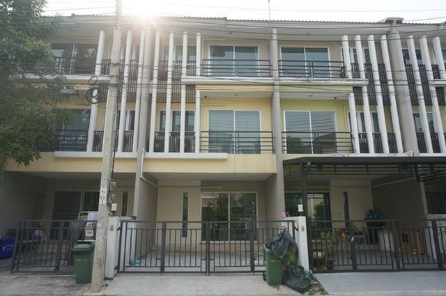 ขายพร้อมผู้เช่าทาวน์โฮม 3 ชั้น ม.วิสต้า ปาร์ค พระราม 2 เฟอร์ฯ Built-in 