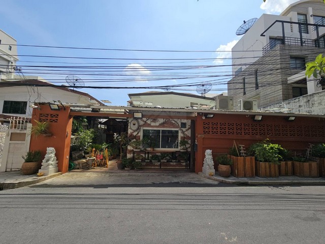ขายที่ดินพร้อมบ้านเดี่ยว 2 ชั้น 65 ตรว. ซอยนราธิวาสราชนครินทร์ 10 ใกล้ BTS เซนต์หลุยส์