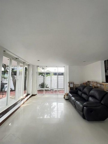 C4724 ให้เช่าและขายบ้านเดี่ยว 2 ชั้น โครงการฟลอร่าวิลล์ ศรีนครินทร์-เทพารักษ์ ใกล้ BTSสถานีสำโรง และสายสีเหลืองสถานีศรีเทพา