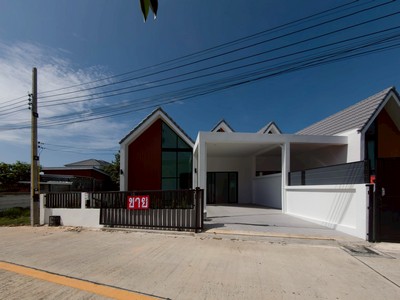 ขายบ้านสุดคุ้ม! บ้านแฝด ทำเลดี ใกล้อ่างเก็บน้ำมาบประชัน ฝ้าสูง-โปร่ง-โล่ง อยู่สบาย ใกล้มอเตอร์เวย์ พัทยา 